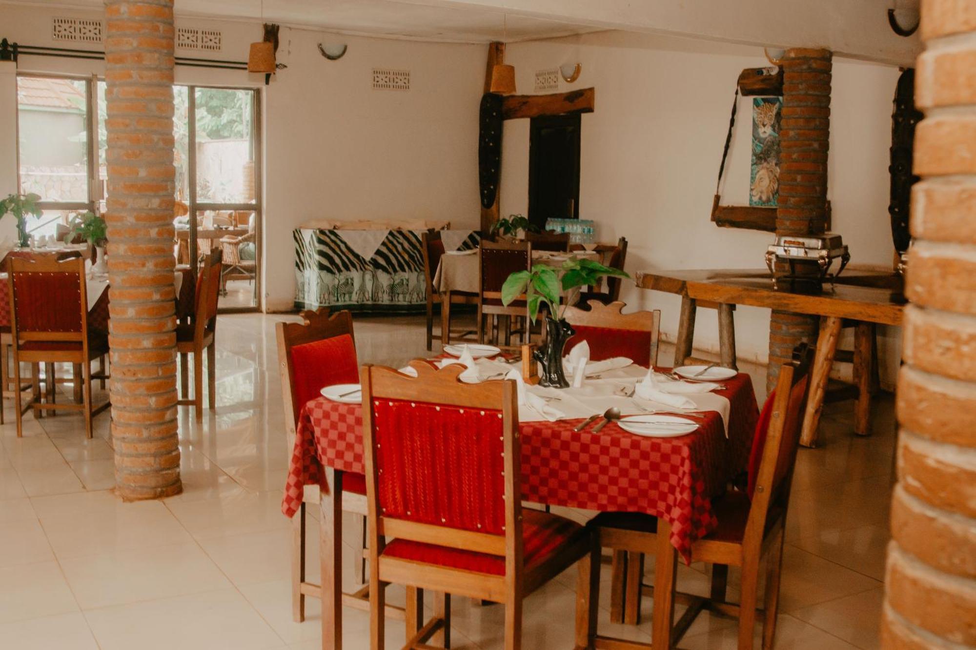 Ngorongoro Camp And Lodge カラトゥ エクステリア 写真