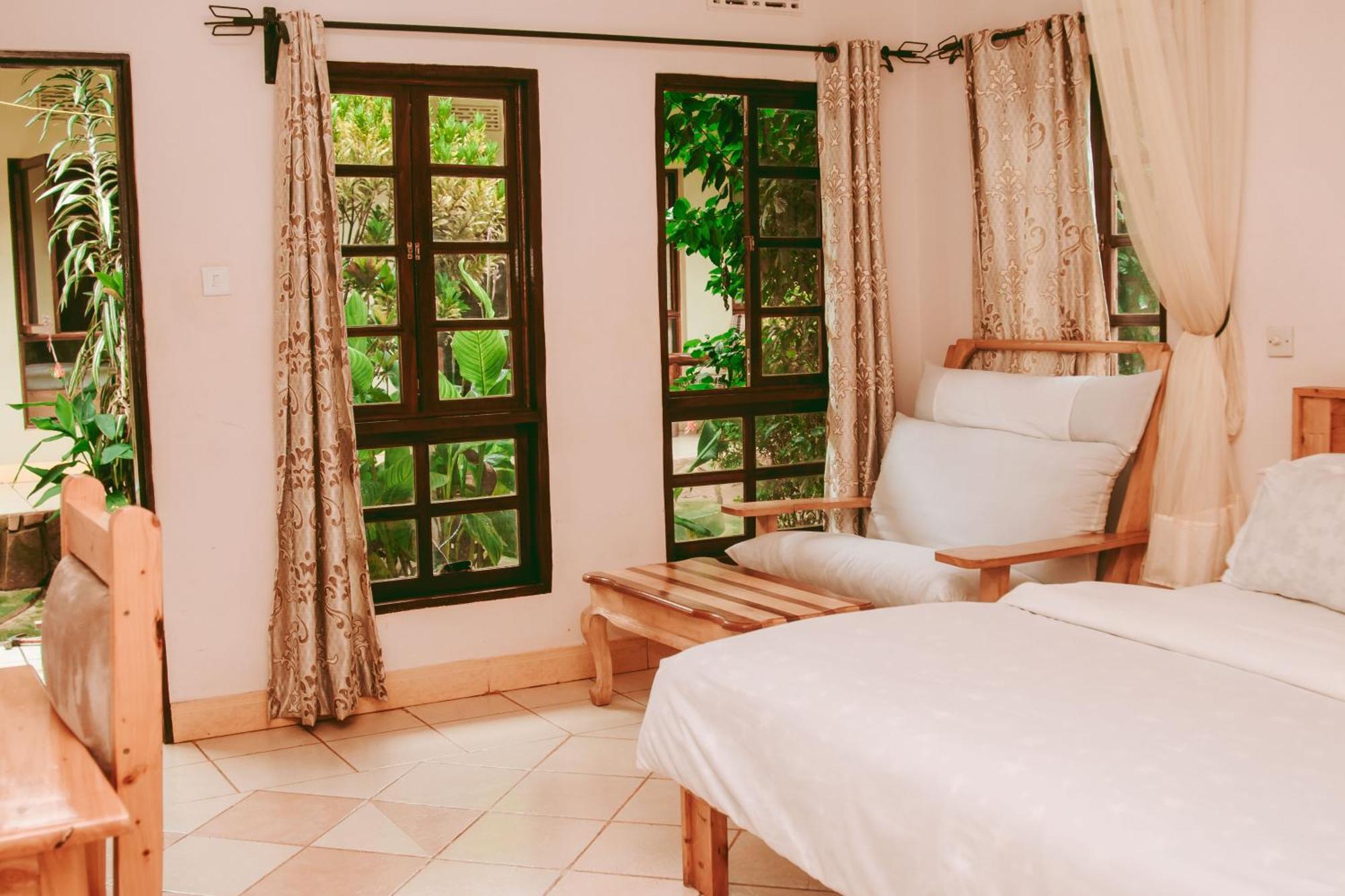 Ngorongoro Camp And Lodge カラトゥ エクステリア 写真