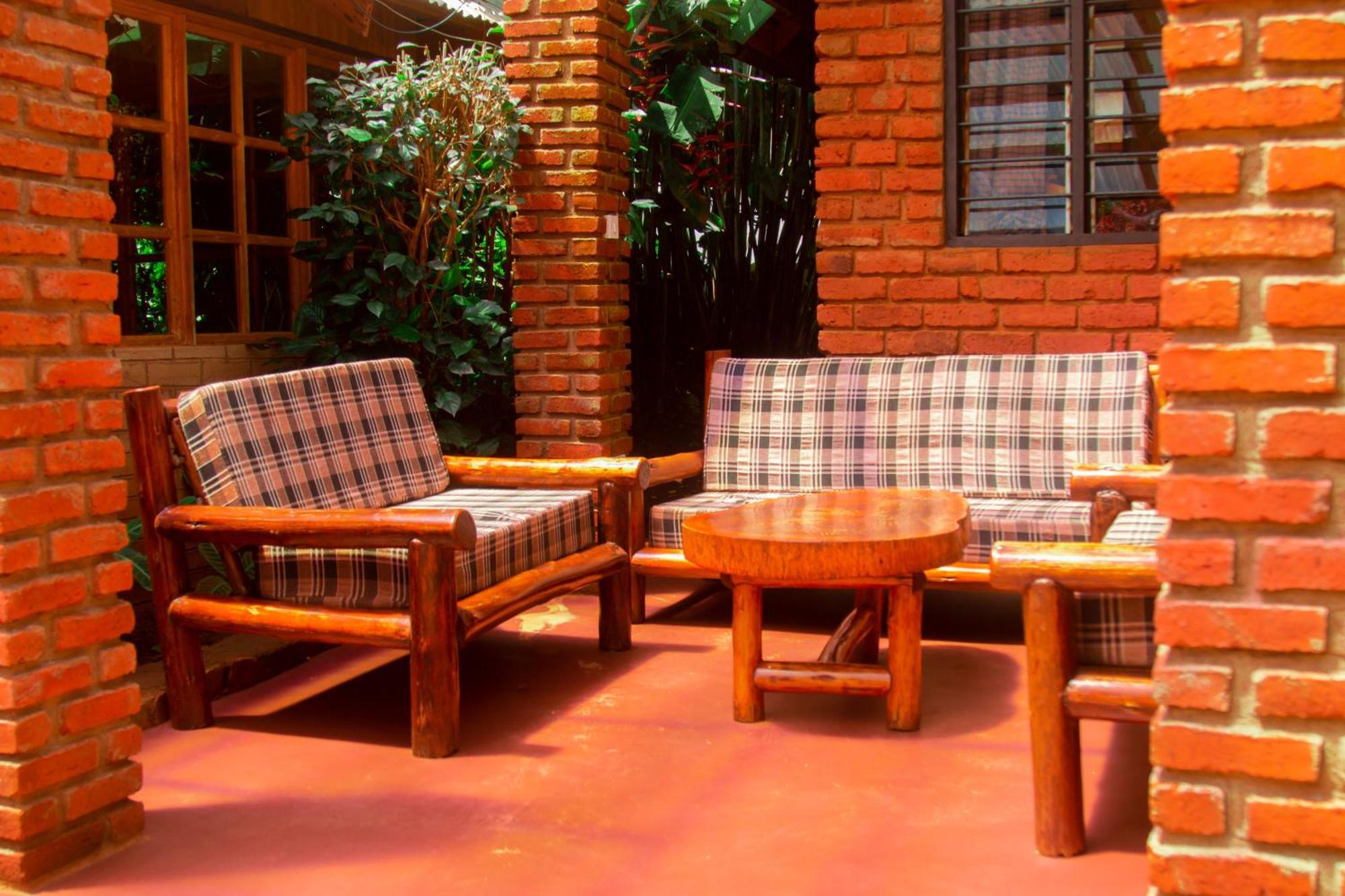 Ngorongoro Camp And Lodge カラトゥ エクステリア 写真