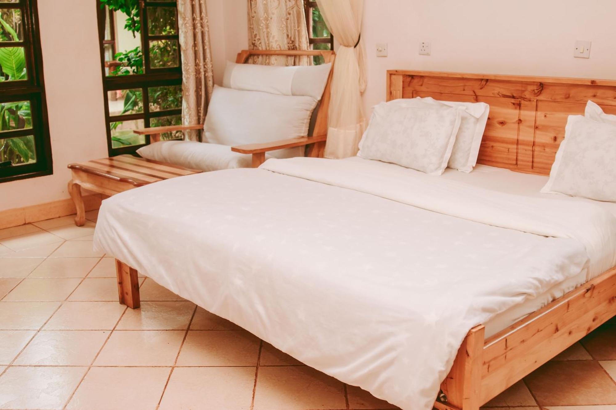 Ngorongoro Camp And Lodge カラトゥ エクステリア 写真
