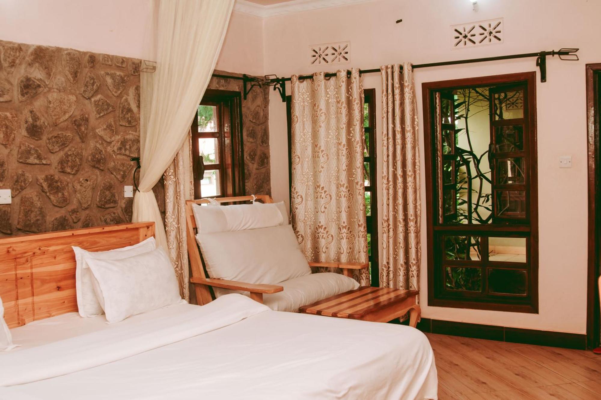 Ngorongoro Camp And Lodge カラトゥ エクステリア 写真