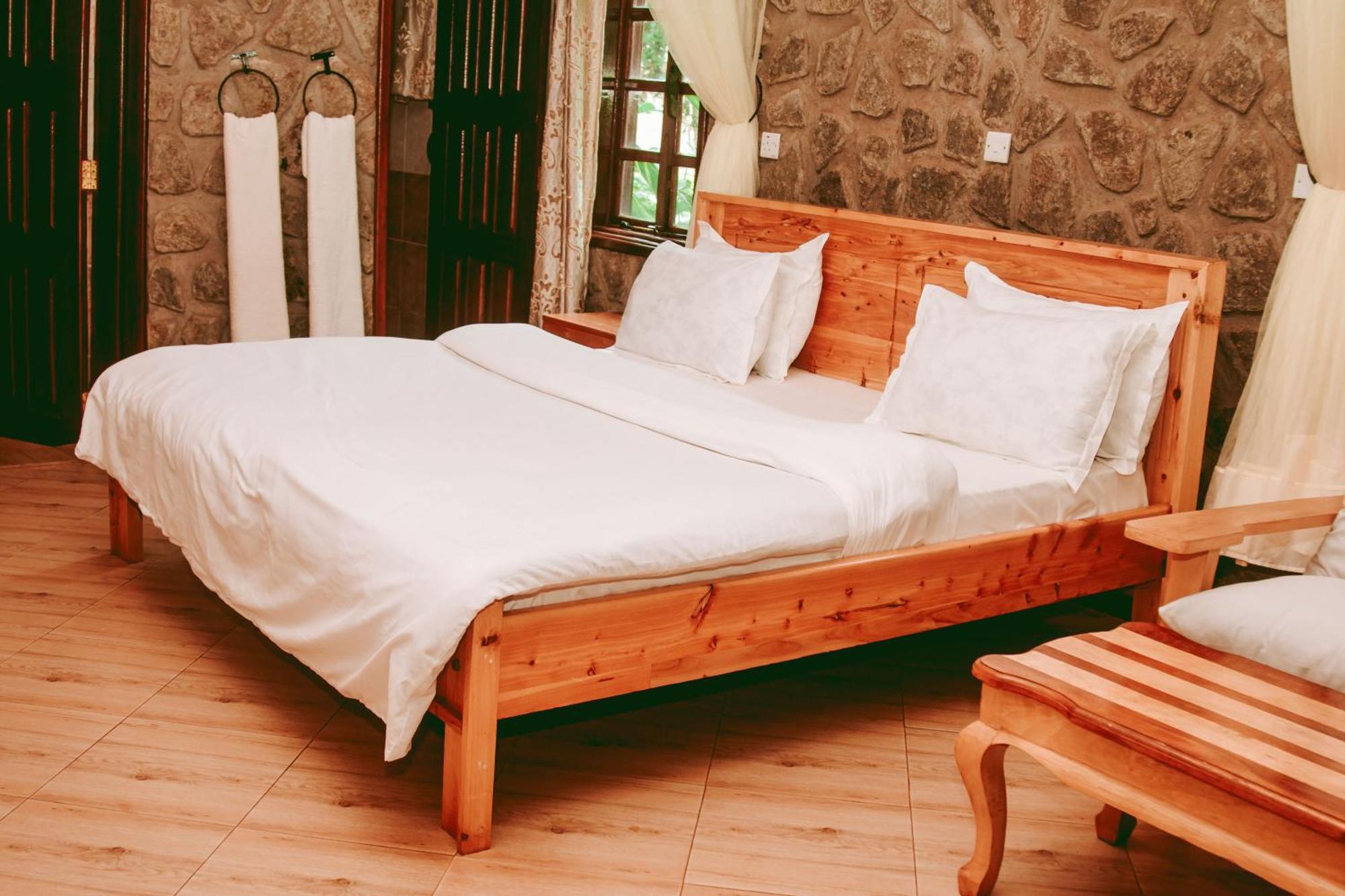 Ngorongoro Camp And Lodge カラトゥ エクステリア 写真