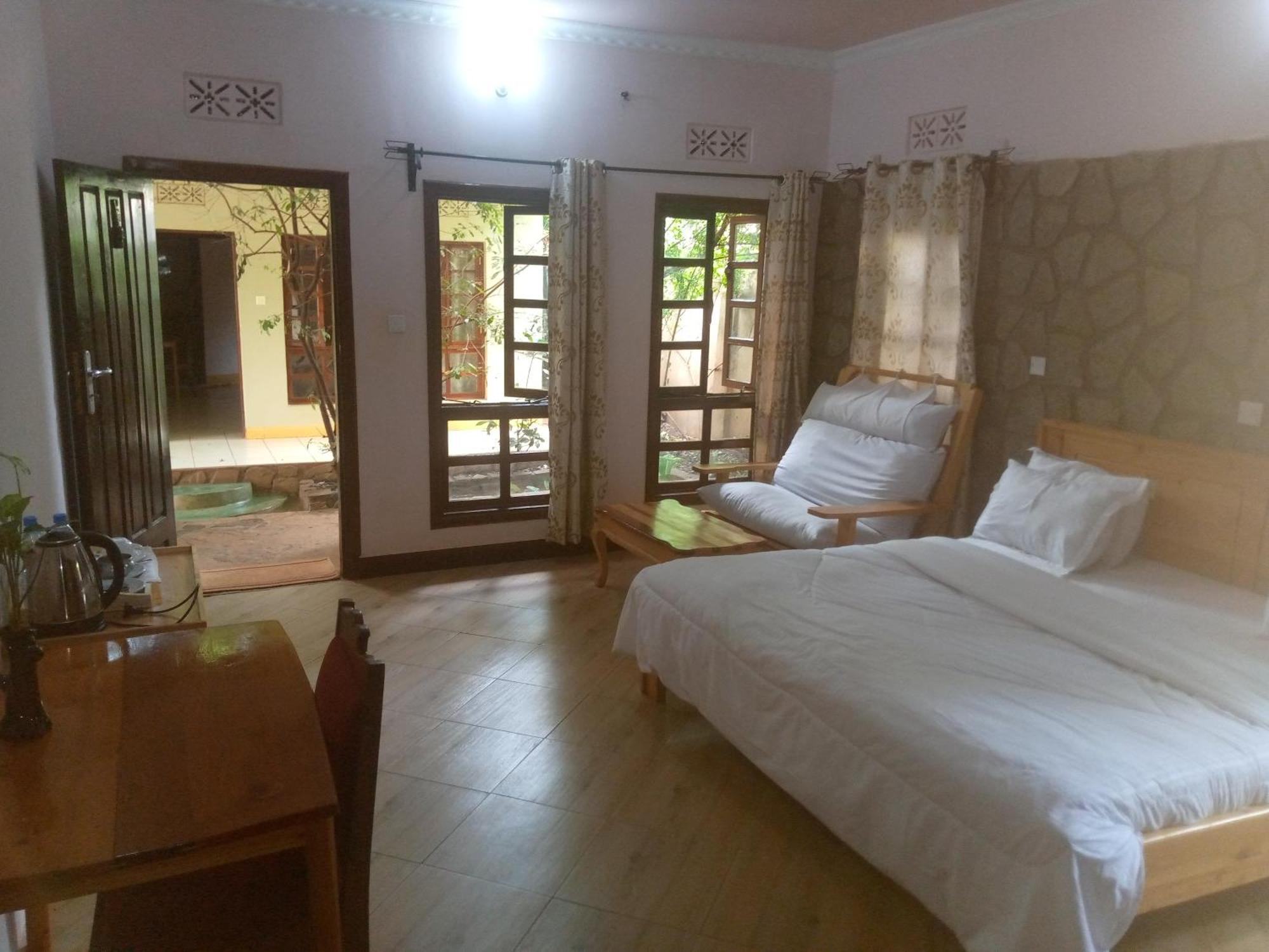 Ngorongoro Camp And Lodge カラトゥ エクステリア 写真